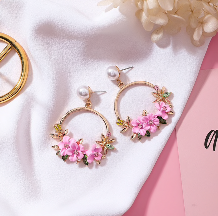 Elegant Gold Flower and Pearl Earrings