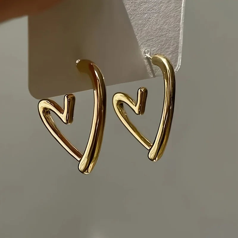 Elegant Heart-Shaped Rose Gold  Earrings